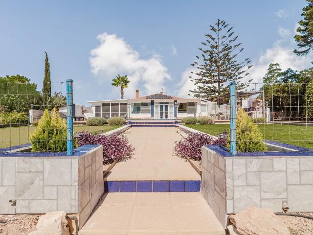 Casa en venta en Murcia, Gea y Truyols. REF DH057Villa independiente de 390msup2 construidos, con 6 dormitorios y 3 bantildeos, piscina privada, garaje y una parcela, ubi. Casas.