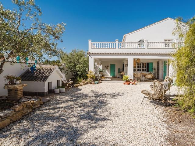 Casa en venta en Murcia, Gea y Truyols. VILLA RENOVADA E INDEPENDIENTE DE LA RED ELEacuteCTRICA en VALLE DEL SOL con 5 DORMITORIOS y PISCINA PRIVADA CLIMATIZADA en una PA. Casas.