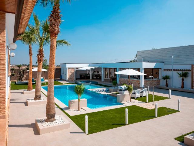 Casa en venta en Murcia, Jerónimo y Avileses. VILLA DE LUJO con 4 dormitorios y PISCINA privada en AVILESESVIVIENDA REF RP017NDENTREGA INMEDIATAESPECIFICACIONES 4 dormitorios y. Casas.