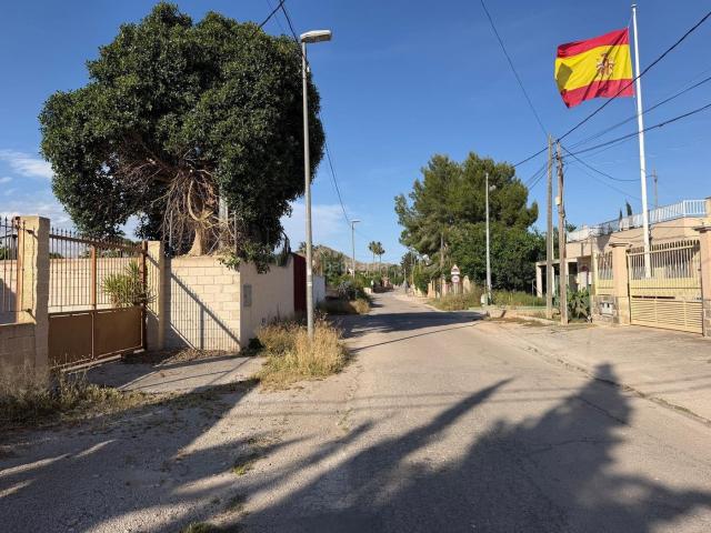 Casa en venta en Murcia, Monteagudo. Venta de Casa Independiente con terreno en Camino Almazara Acequia Churra Vieja Nº 61 Murcia. Casas.