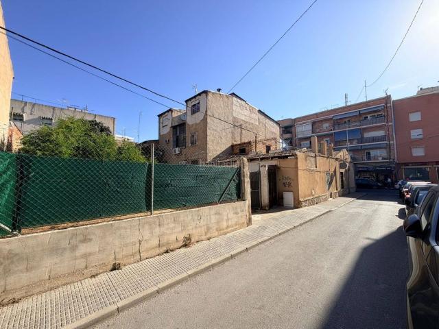 Casa en venta en Murcia, Santiago el Mayor. Casa con parcela anexa incluida Gran oportunidad de inversión y reforma. Casas.
