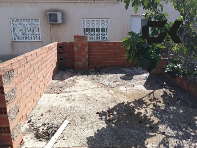 Casa en venta en Murcia, Sangonera la Seca. Dúplex con gran patio, terraza, porche y cochera para terminar a tu gusto en Sangonera la Seca. Casas.