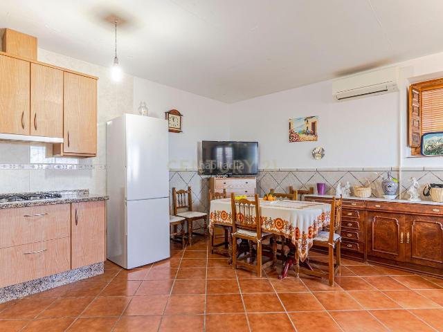 Casa en venta en Murtas. Casa en venta en Murtas Granada Belleza,paz y vistas sin igual tu próximo hogar te espera. Casas.