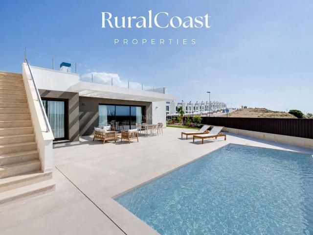 Casa en venta en Mutxamel, Bonalba Cotoveta. Viviendas unifamiliares en planta baja con tres dormitorios, tres baños, solárium y piscina. Casas.
