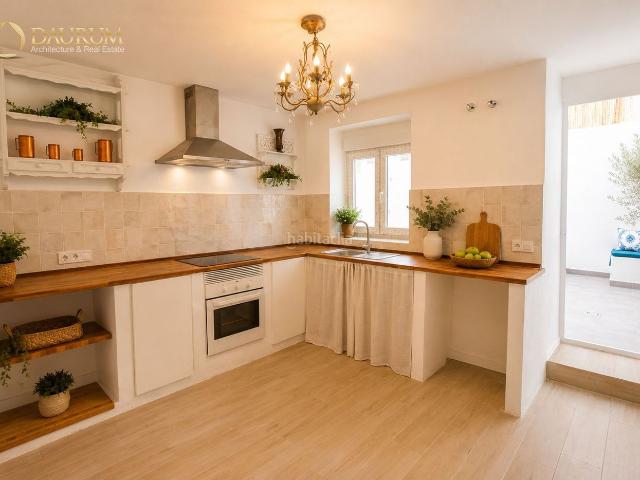 Casa en venta en Mutxamel, Centro. ESTUPENDA CASA ADOSADA EN VENTA EN MUTXAMEL. Casas.