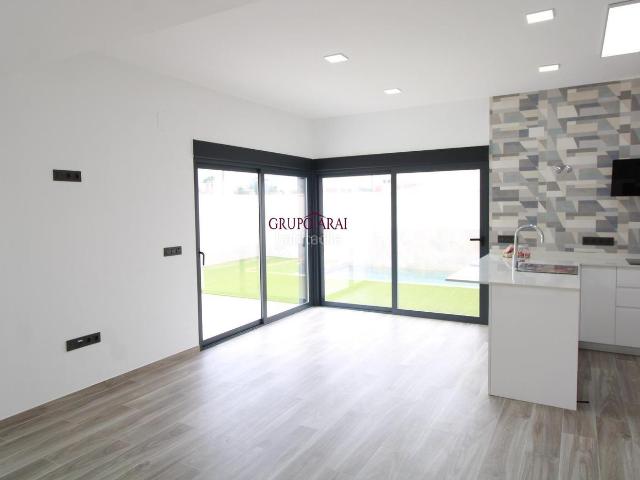 Casa en venta en Mutxamel, Centro. EXCLUSIVIDAD, DISEÑO Y TECNOLOGÍA. Casas.