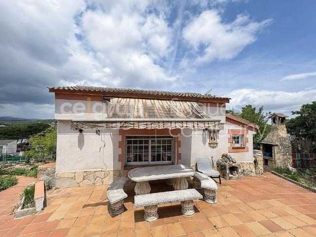 Casa en venta en Maçanet de la Selva, de 100 m² 4 habitaciones por 215.000