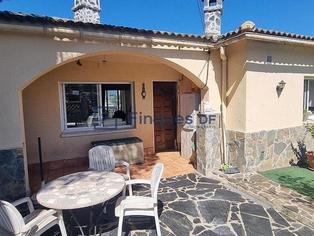 Chalet en venta en calle Eucaliptus, Maçanet de la Selva, de 123 m² 4 habitaciones por 360.000