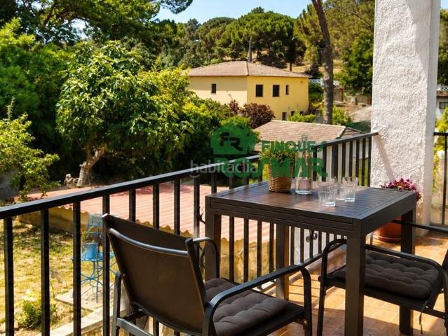 Casa en venta en Maçanet de la Selva, Montbarbat. MAGNÍFICA CASA CON DOS VIVIENDAS, JARDÍN Y ENTORNO NATURAL. Casas Maçanet de la.