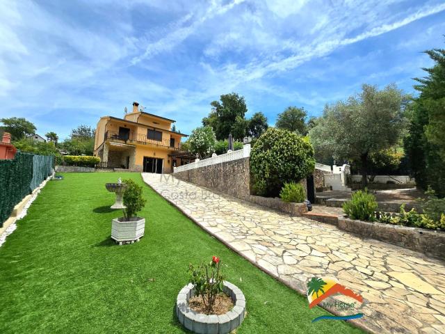 Casa en venta en Maçanet de la Selva, Montbarbat. R02637 CASA CON LICENCIA TURÍSTICA Y PISCINA EN MONTBARBAT, MAçANET DE LA SELVA. Casas Maçanet de la.
