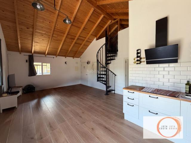 Casa en venta en Maçanet de la Selva, Residencial Park. CASA DE MADERA DE 3 HABITACIONES CON PISCINA EN MACANET RESIDENCIAL PARC. Casas Maçanet de la.