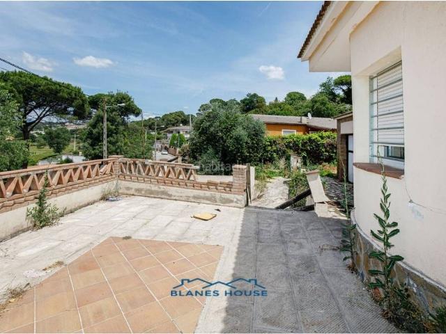 Casa en venta en Maçanet de la Selva, Residencial Park. en venta en Comajuliana. Casas Maçanet de la.