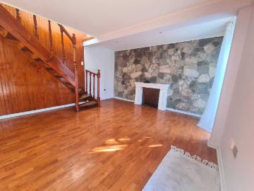 Casa en Venta en Macul 5 dormitorios 2 baños