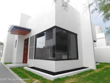 Casa en Venta en Magdalena, Tequisquiapan