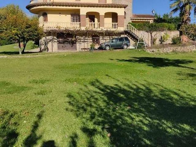 Casa en Venta en Madrigal de la Vera