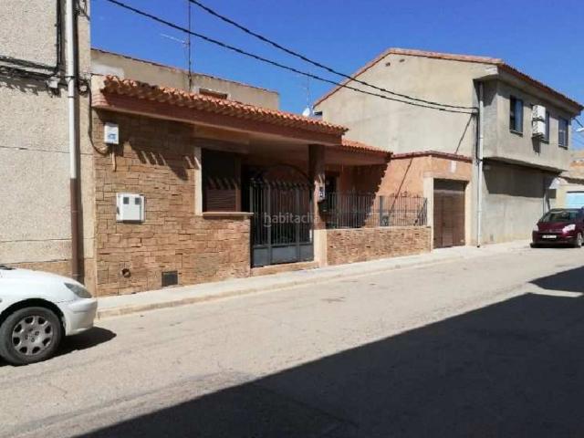Casa en venta en Madrigueras. Casas.