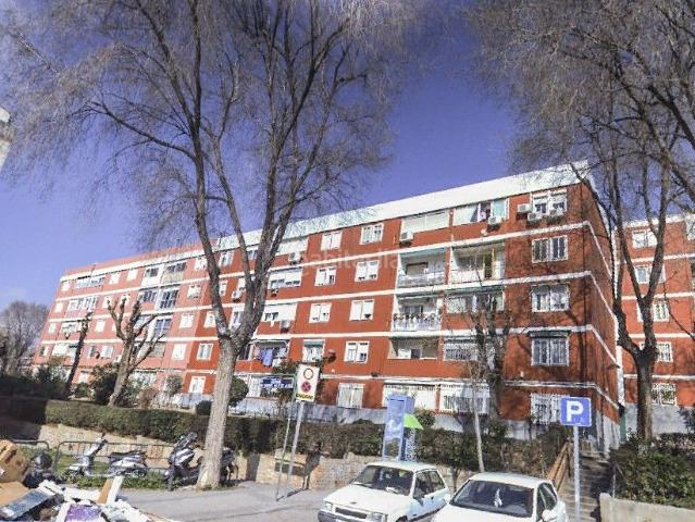 Casa en venta en Madrid, Vinateros. Casas.