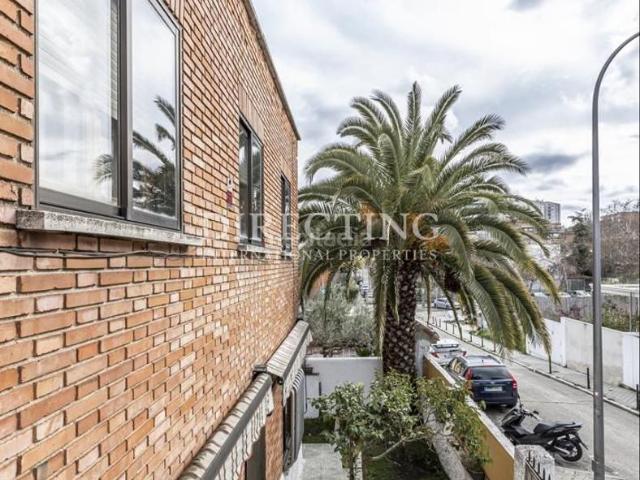 Casa en venta en Madrid, Canillas. EXCELENTE OPORTUNIDAD CHALET CON MÚLTIPLES POSIBILIDADES EN MADRID. Casas.