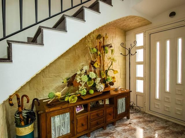 Casa en venta en Madrid, Cortes Huertas. CASA EN PUERTO DE SAGUNTO. Casas.