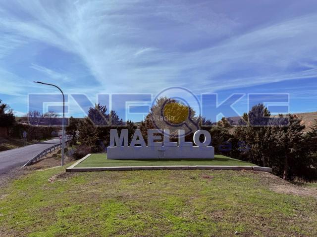 Casa en venta en Maello. ENFOKE VIVIENDAS presenta en exclusiva magnifico terreno urbano con 2 cabañas!. Casas.