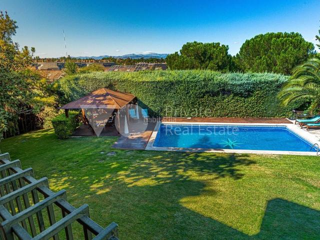 Casa en venta en Majadahonda, Monte el Pilar. Venta de chalet independiente Monte del Pilar, Majadahonda. Casas.