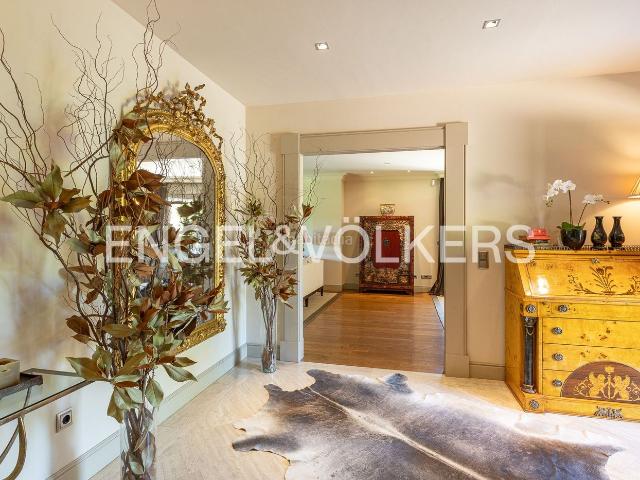 Casa en venta en Majadahonda, Monte el Pilar. Villa con vistas. Casas.