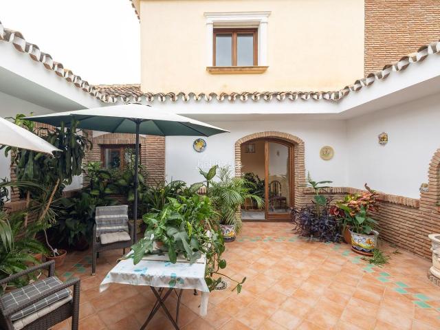 Casa en venta en Málaga, Cerrado de Calderón Hacienda Paredes. Villa con vistas a la bahía de Málaga en una de las mejores zonas de Málaga Este. Casas.