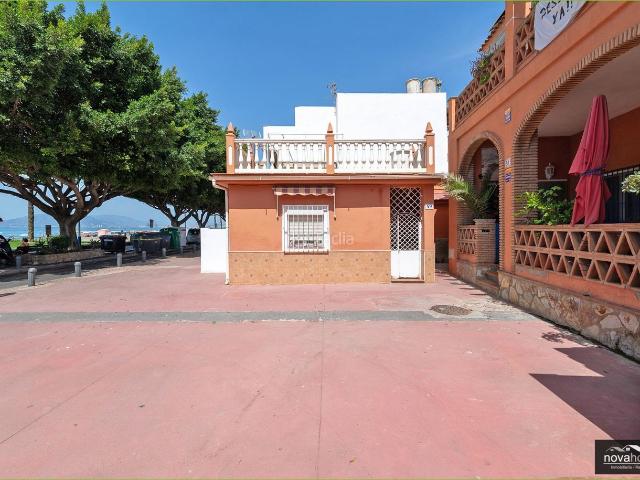 Casa en venta en Málaga, El Palo. 1ª LÍNEA DE PLAYA EN MÁLAGA, EL PALO. Casas.