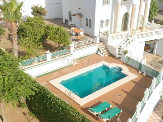 Casa en venta en Málaga, Puertosol. ESPECTACULAR CHALET INDEPENDIENTE CON PISCINA EN PUERTO DE LA TORRE. Casas.