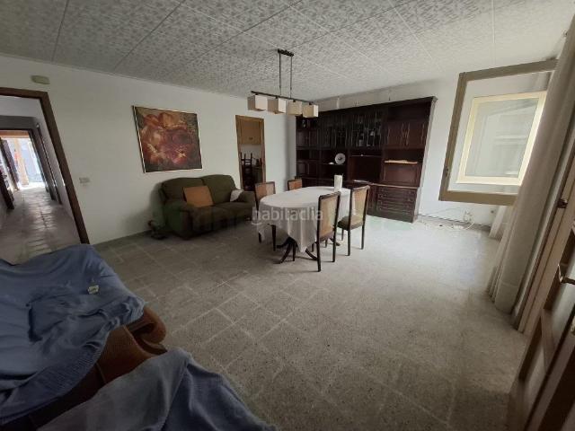 Casa en venta en Malgrat de Mar. Casa per reformar a Malgrat de Mar amb grans possibilitats amb parkingHabitatge de 237 m construïts, 94 útils, ideal per a inverso. Casas Malgrat de.