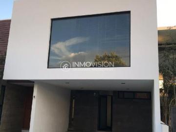 Casa en Venta en Mallorca Park, Cercano a Caseta Atlixco, Lomas de Angelopolis I