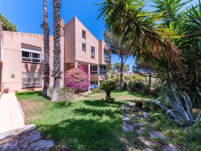 Casa en venta en Manga del Mar Menor La, Zona Galúa Calnegre. Exclusiva villa con vistas al mar en La Manga Cala del Pino. Casas Manga del Mar Menor.