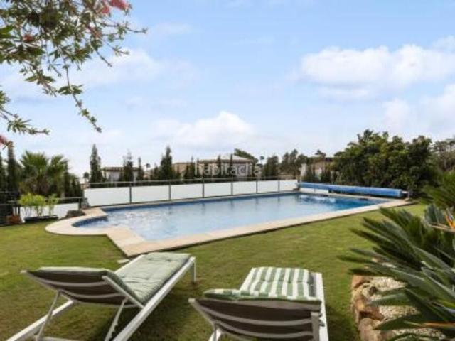 Casa en venta en Manilva, Chullera. Villa de lujo con vistas al mar y piscina privada en La Paloma. Casas.