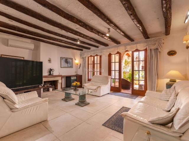 Casa en venta en Manilva, Manilva Pueblo. 30,000m2 finca con 4 dormitorios, 4 baños Finca y negocio próspero, en una hermosa ubicación cerca de baños romanos, Manilva. Casas.