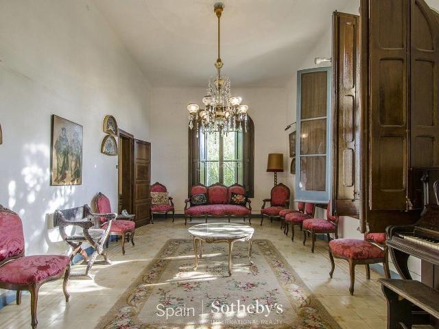 Casa en venta en Masnou El, Califòrnia Santa Madrona. Villa con vistas al mar a 15 minutos de Barcelona. Casas Masnou.