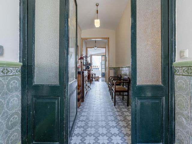 Casa en venta en Masnou El, Ocata. Casa centenaria con alma y patio en segunda línea de mar en Ocata. Casas Masnou.