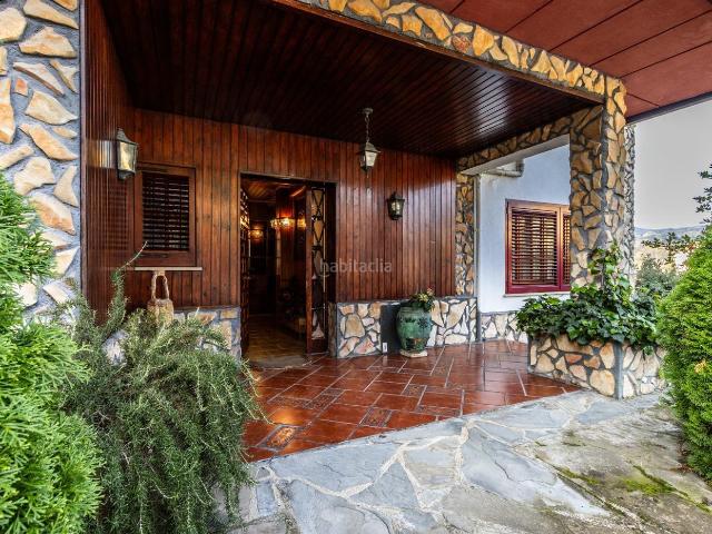 Casa en venta en Masies de Voltregà Les. La Fortaleza de un Sueño Anclado en la Roca. Casas Masies de Voltregà.