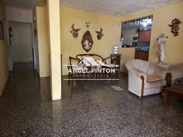 Casa en Venta en Maracaibo Zulia 409 m2. 4 hab