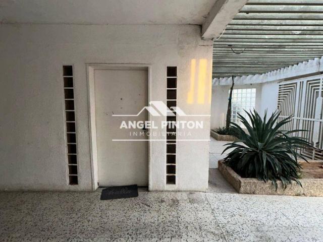 Casa en Venta en Maracaibo Zulia 425 m2. 6 hab