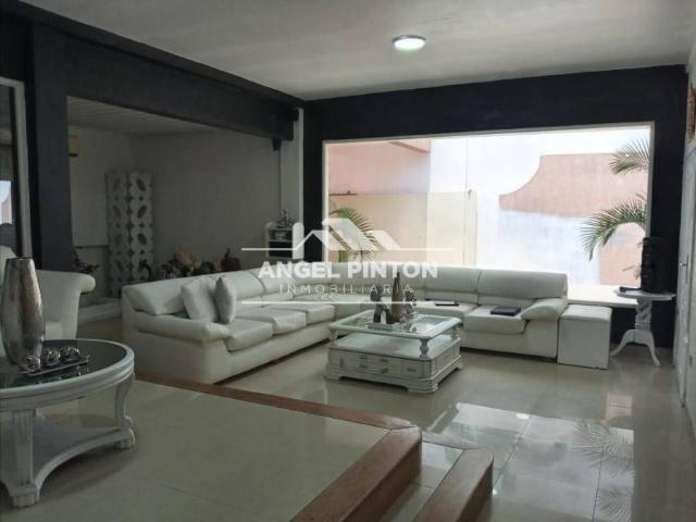 Casa en Venta en Maracaibo Zulia 700 m2. 6 hab