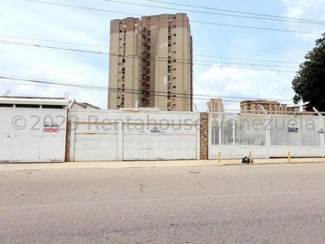 Casa en Venta en Maracaibo Zulia 1176 m2. 4 hab