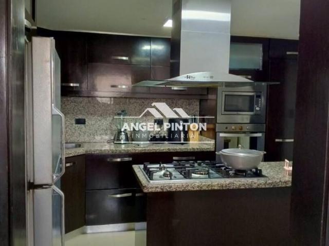 Casa en Venta en Maracaibo Zulia 200 m2. 4 hab