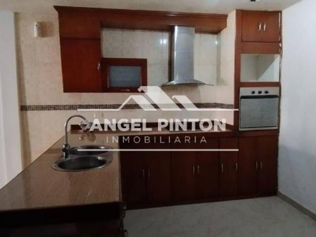 Casa en Venta en Maracaibo Zulia 210 m2. 1 hab