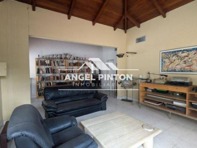 Casa en Venta en Maracaibo Zulia 240 m2. 4 hab