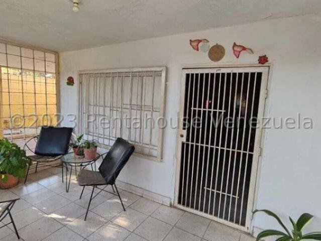 Casa en Venta en Maracaibo Zulia 313 m2. 3 hab