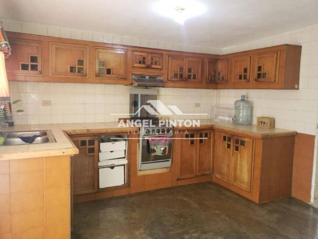 Casa en Venta en Maracaibo Zulia 350 m2. 3 hab