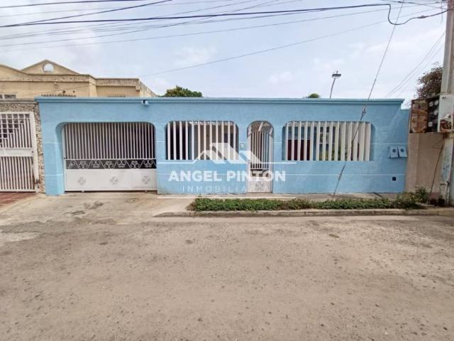 Casa en Venta en Maracaibo Norte Zulia 200 m2. 3 hab