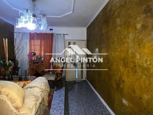 Casa en Venta en Maracaibo Oeste Zulia 249 m2. 3 hab