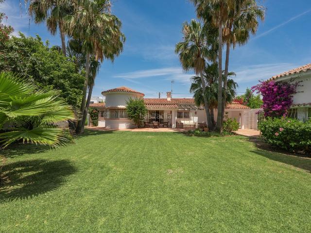 Casa en venta en Marbella, Nueva Alcántara. Villa con encanto mediterráneo a pocos pasos de San Pedro playa. Casas.