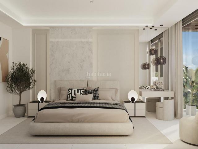 Casa en venta en Marbella, Bahía de Marbella. URBANIZACIÓN CERRADA EN PRIMERA LÍNEA DE GOLF. Casas.